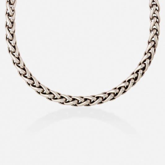 The Timeless Elegance of the 228 Jewelry Necklace