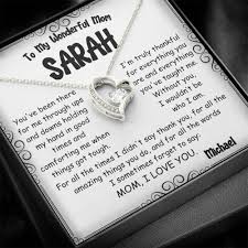 A Heartfelt Gift: The Perfect Necklace for Mom