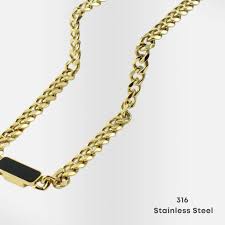 A Tale of Black and Gold: The Necklace That Defines Elegance
