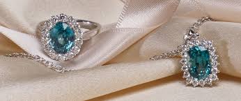 Aquamarine Rings: Emotional Companionship Through Gemstones