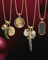 Cherished Moments: The Yurman Necklace in Family Bonds