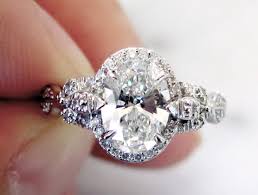 Halo Engagement Rings: The Ultimate Valentine's Day Gift