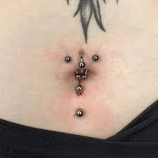 Jewelry and Emotions: The Role of Belly Button Rings