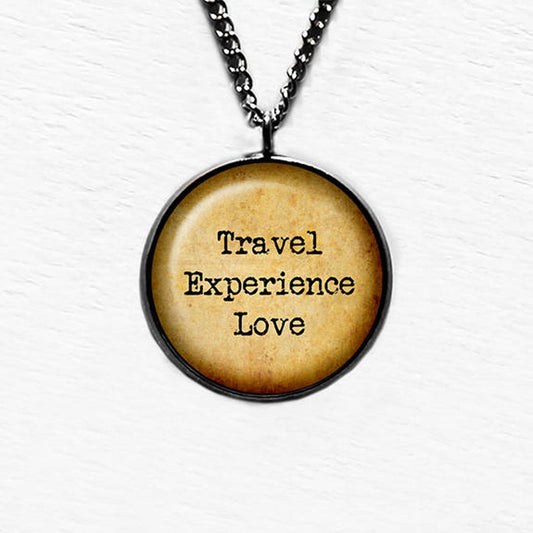 Love Around the World: How Couples Necklaces Enhance Travel Experiences