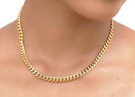 The Art of Elegance: Exploring Curb Chain Necklaces and Colors