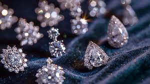 The Diamond Chain Necklace: A Timeless Token of Love