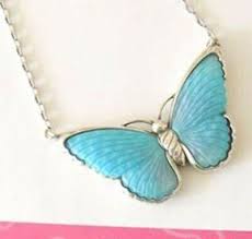 The Heart of Elegance: Exploring the Mariposa Brighton Necklace
