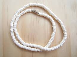 The Heartfelt Legacy of the Puka Necklace in Family Jewelry