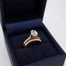 The Magic of the Oval Ring in Valentine's Day Experiences