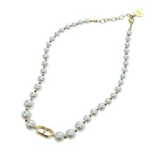 Timeless Elegance: The Dior Pearl Necklace in Personal Customization