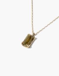 Timeless Elegance: The Gold Dainty Necklace in Sustainable Design