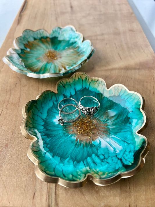 Creative Designs with Epoxy and Vinyl D-Rings