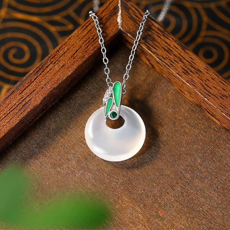 Collier pendentif en pierre de Bouddha, calcédoine naturelle, feuille de bambou, boucle de paix, richesse