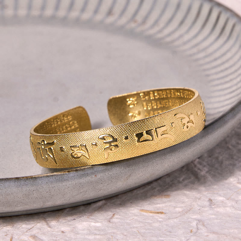 Bracelet porte-bonheur en cuivre et laiton avec six mots authentiques « Om Mani Padme Hum » et Sutra du cœur
