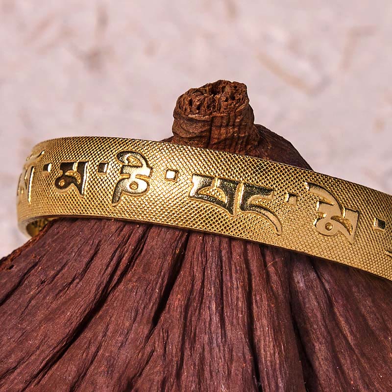 Bracelet porte-bonheur en cuivre et laiton avec six mots authentiques « Om Mani Padme Hum » et Sutra du cœur