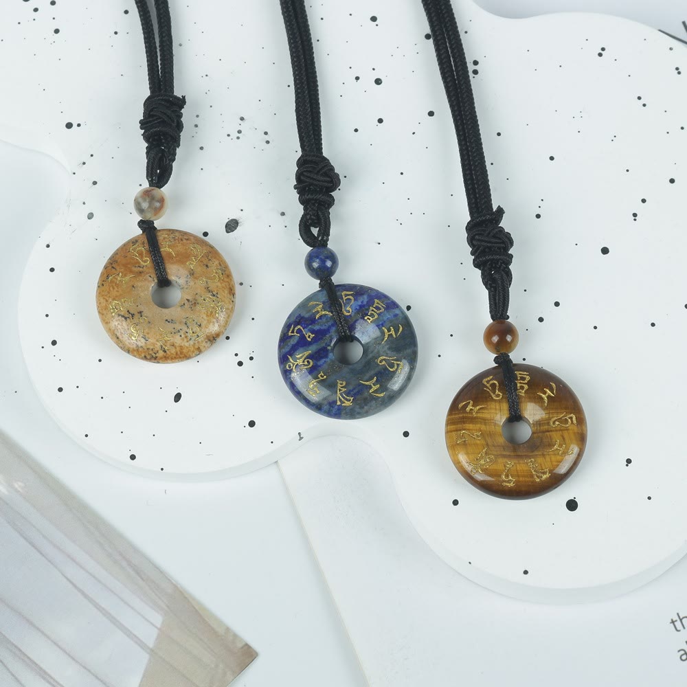 Collier pendentif en obsidienne noire avec mantra de Tara verte et pierres de Bouddha