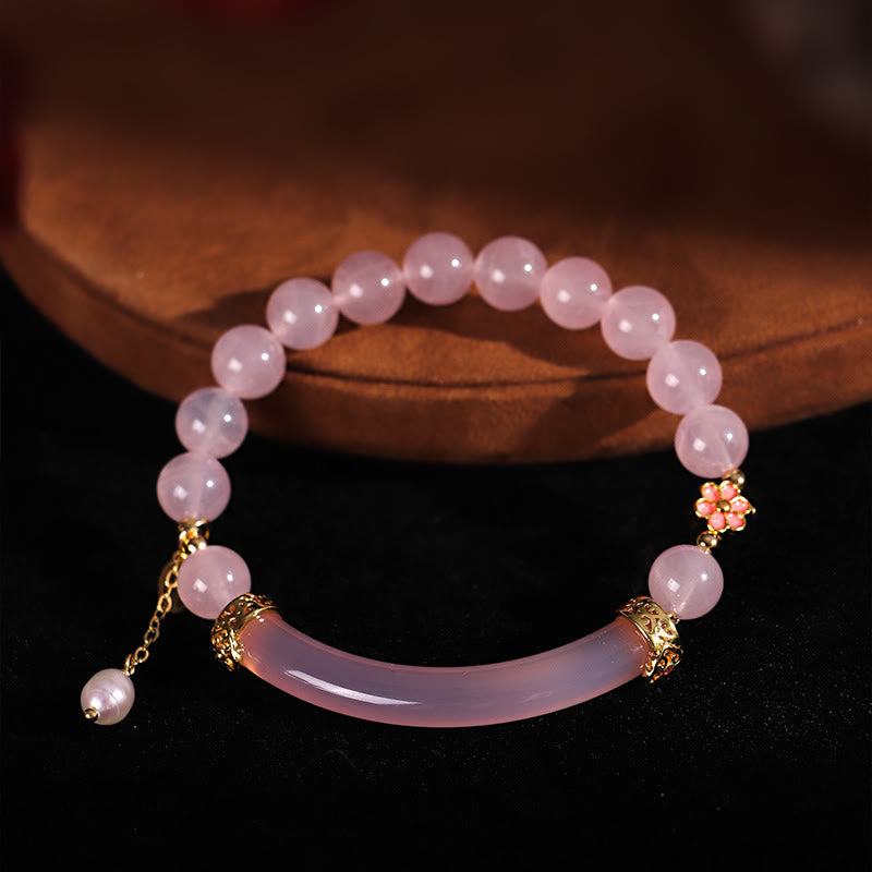 Bracelet manchette demi-jonc en perles de calcédoine bleue et cristal rose de Bouddha