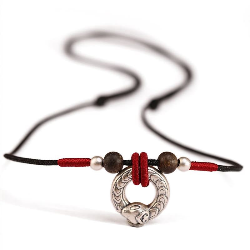 Buddha Stones Halskettenanhänger aus 999er Sterlingsilber „Jahr der Schlange“, rund, Adlerholz, Schutz