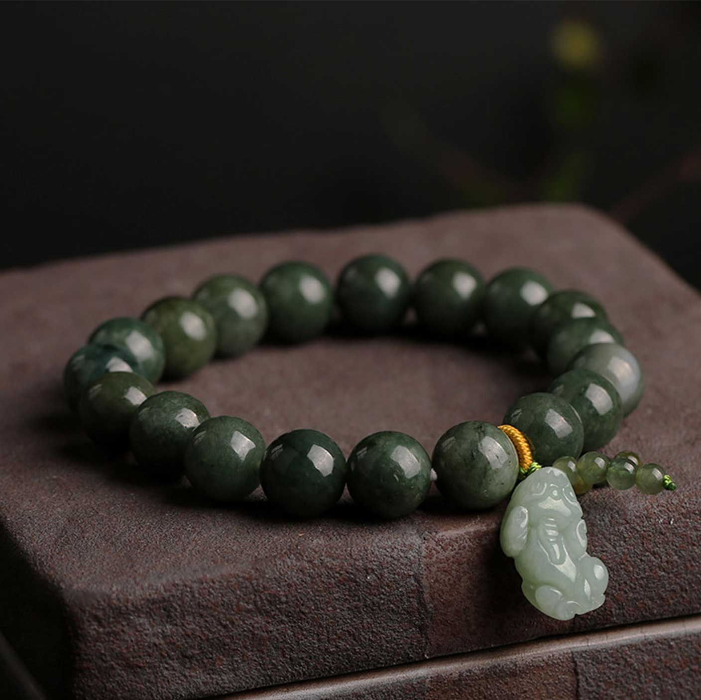 Bracelet en jade vert avec Pixiu - Invitez la richesse et les énergies apaisantes