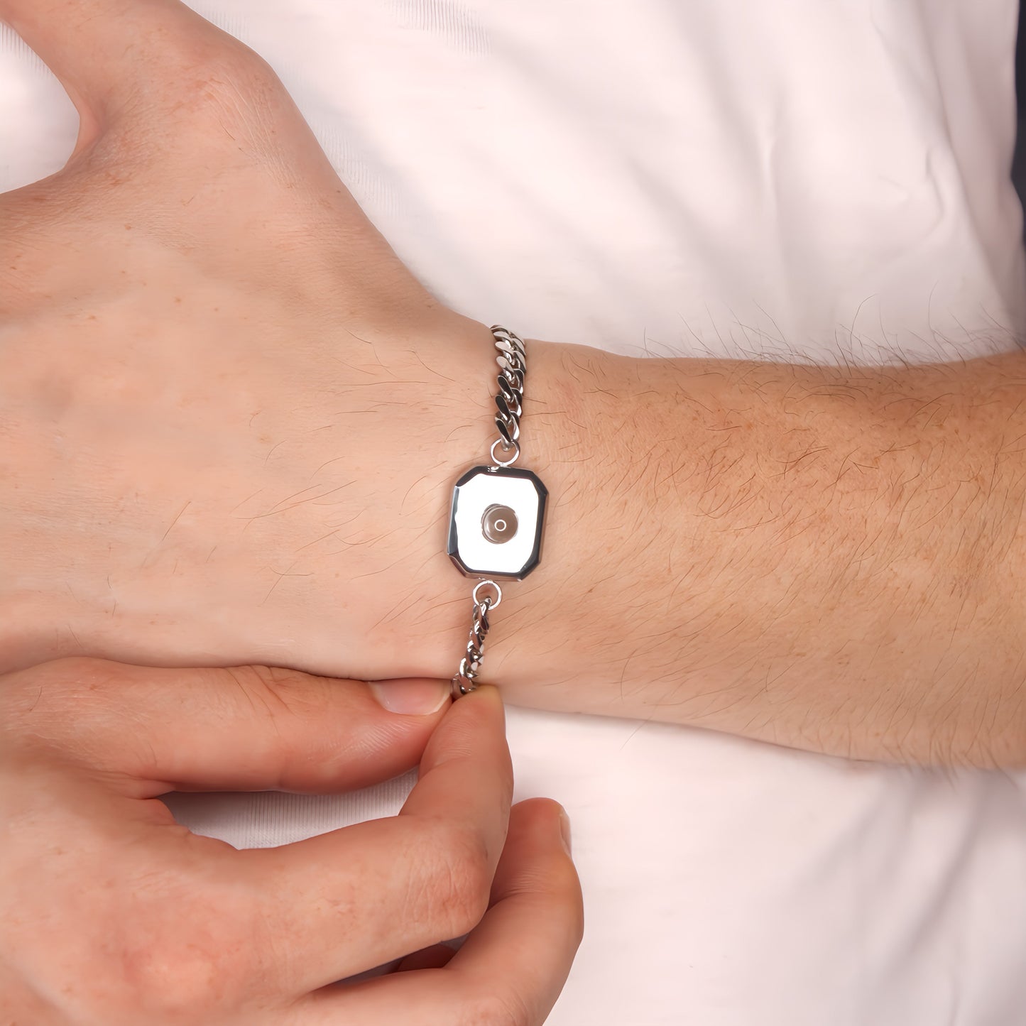 Bracelet de projection à pendentif carré
