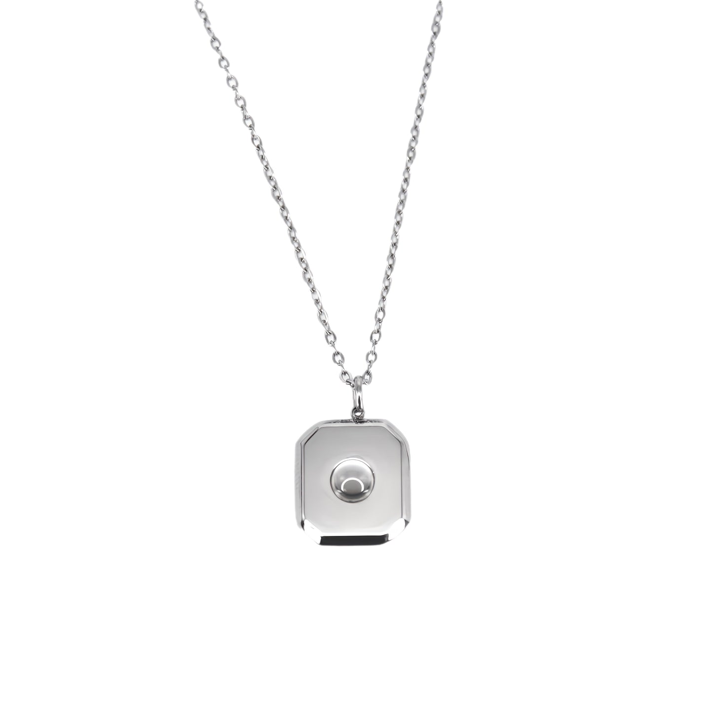Collier à pendentif carré avec projection