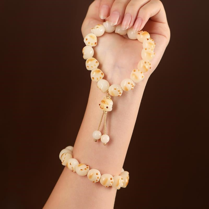 Joli bracelet Bodhi en patte de chat brûlée au charbon de bois