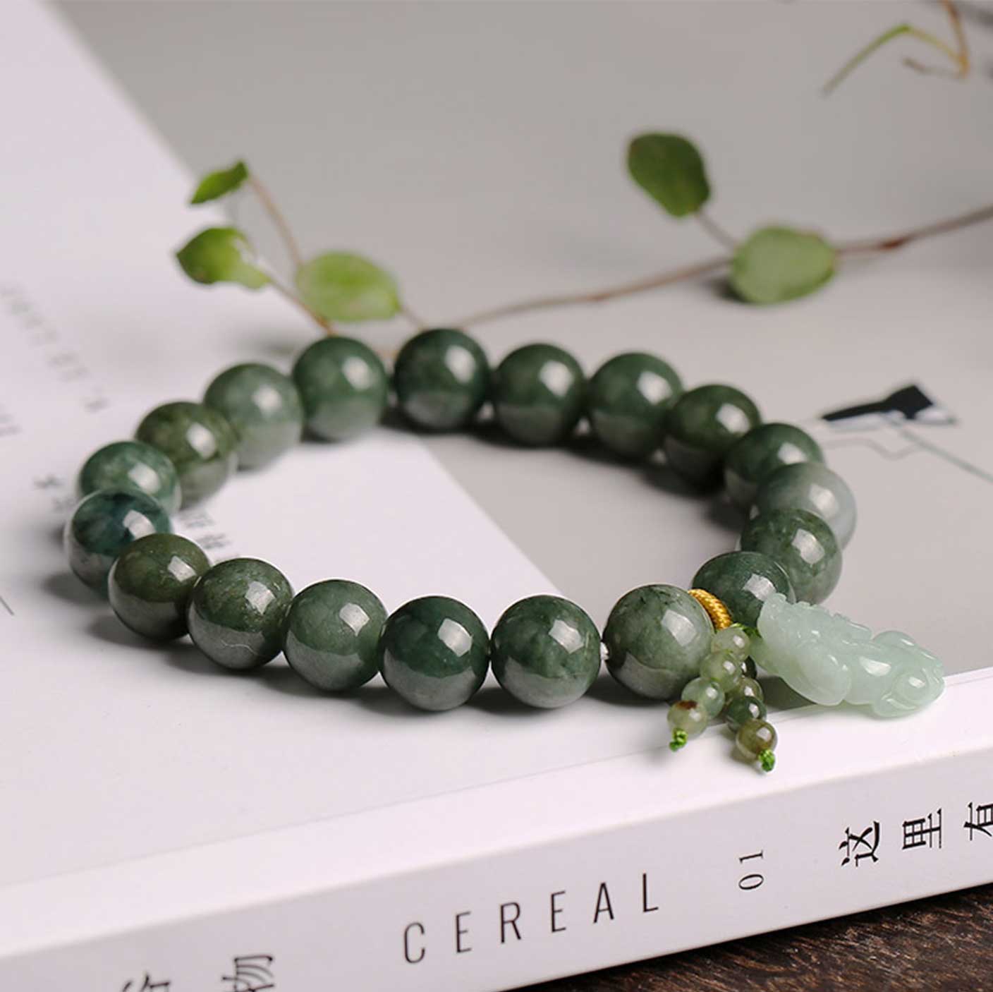 Bracelet en jade vert avec Pixiu - Invitez la richesse et les énergies apaisantes