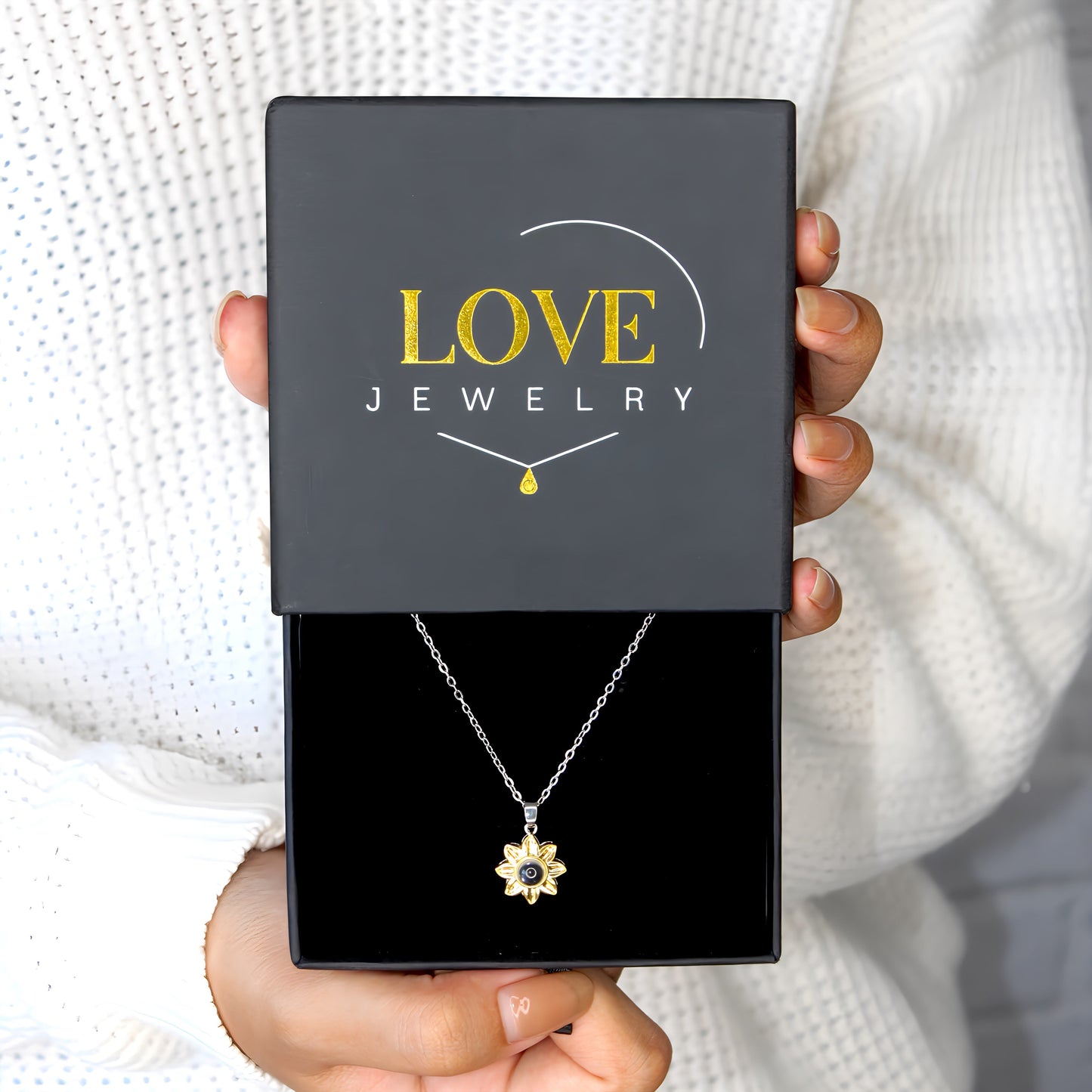 Minimalist Sunflower Projection Necklace