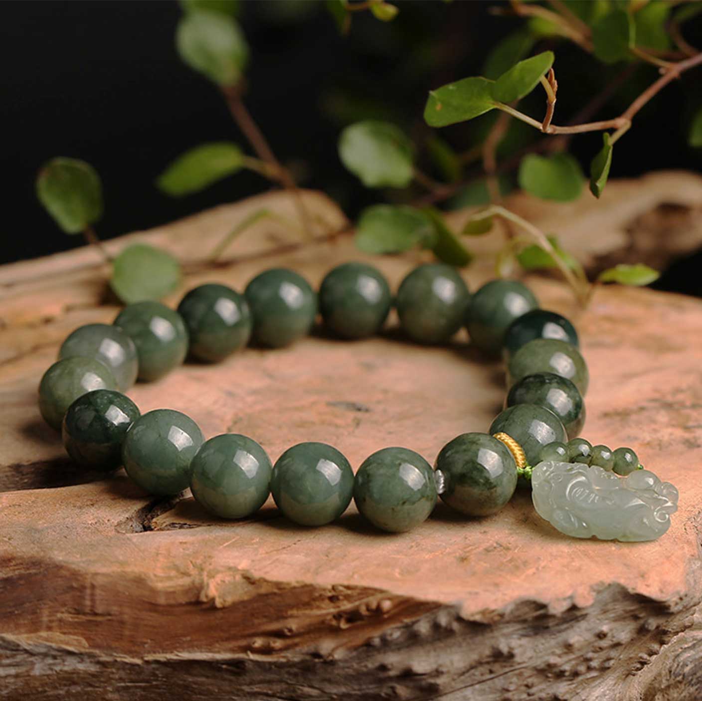 Bracelet en jade vert avec Pixiu - Invitez la richesse et les énergies apaisantes