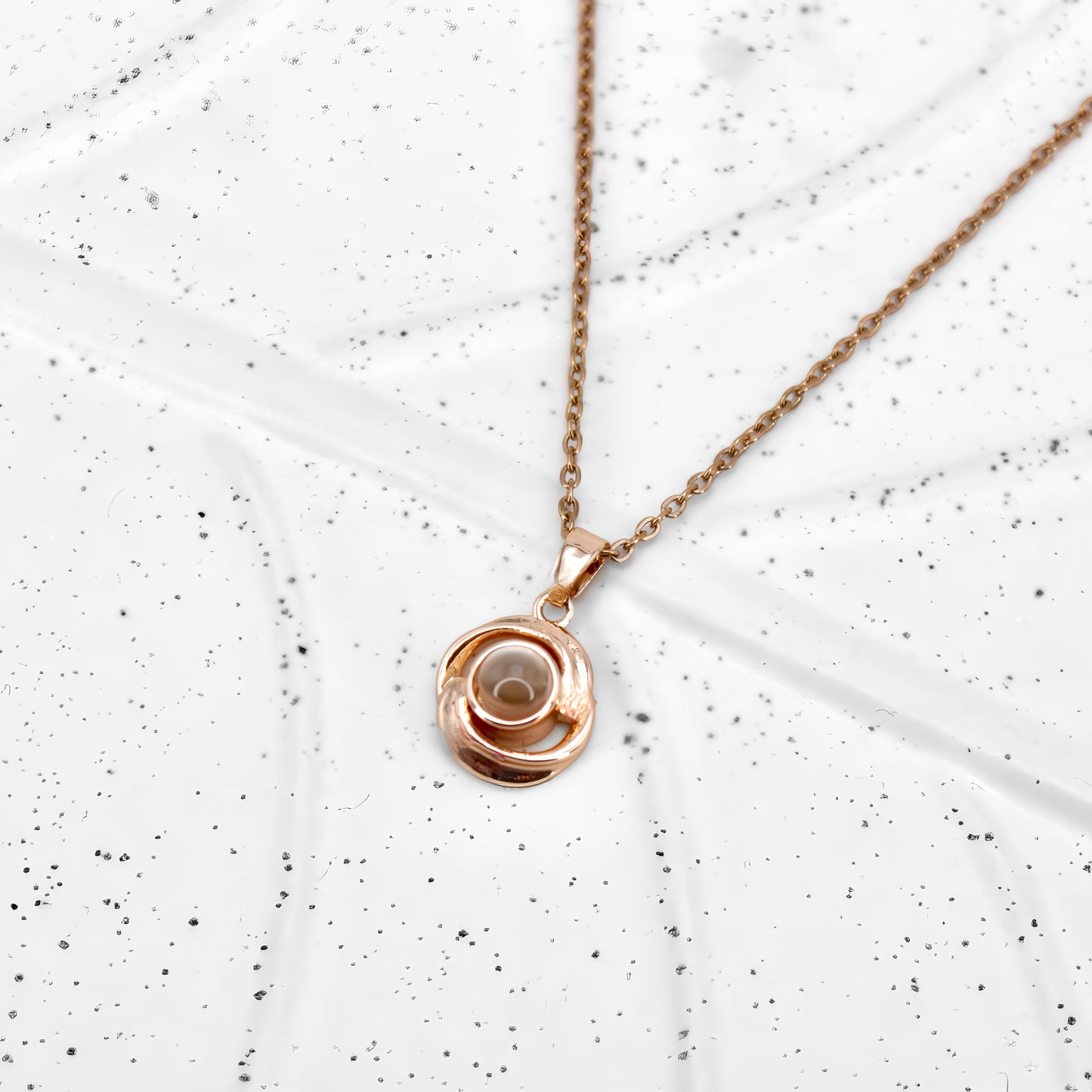 Collier à projection avec pendentif tourbillon