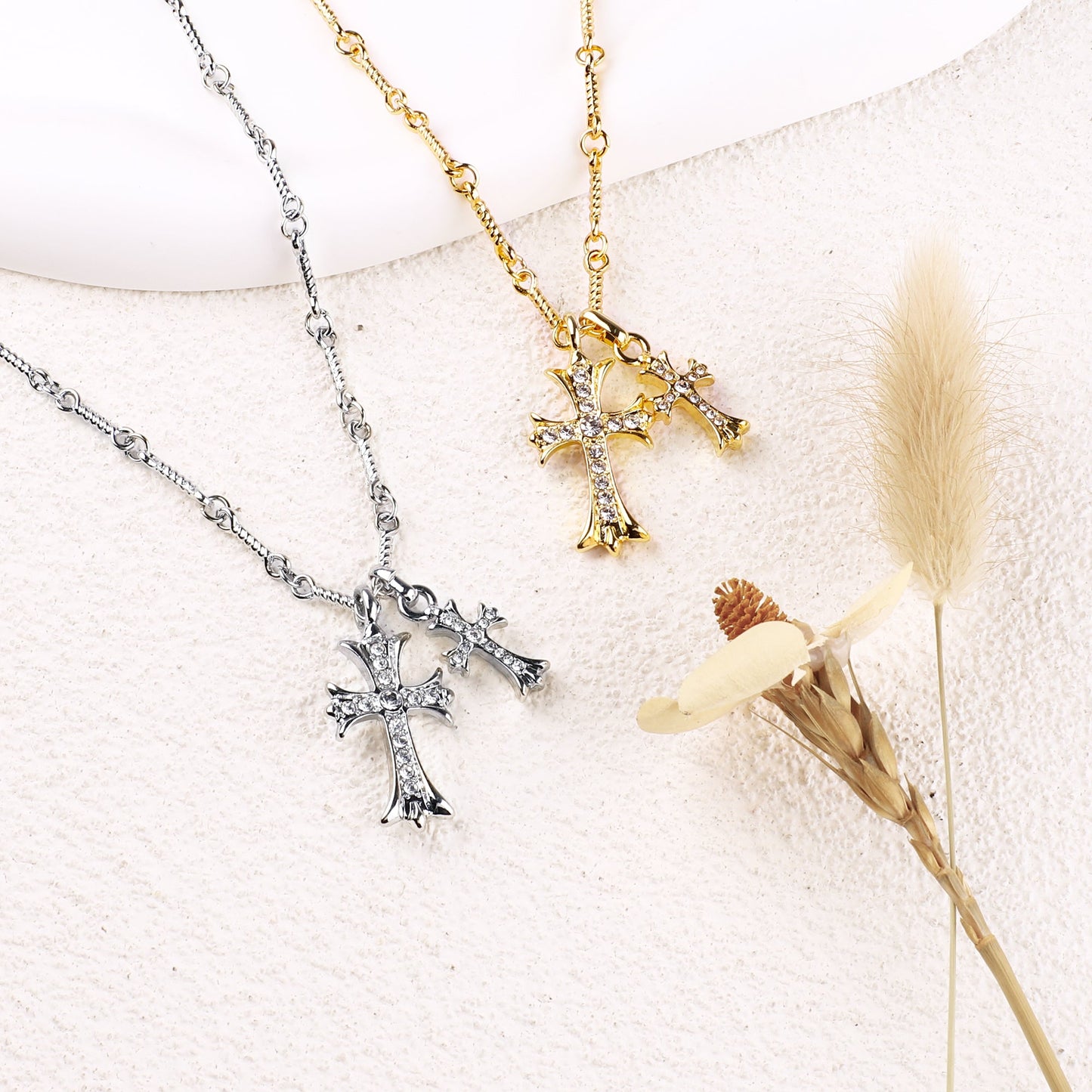 Collier pendentif double croix