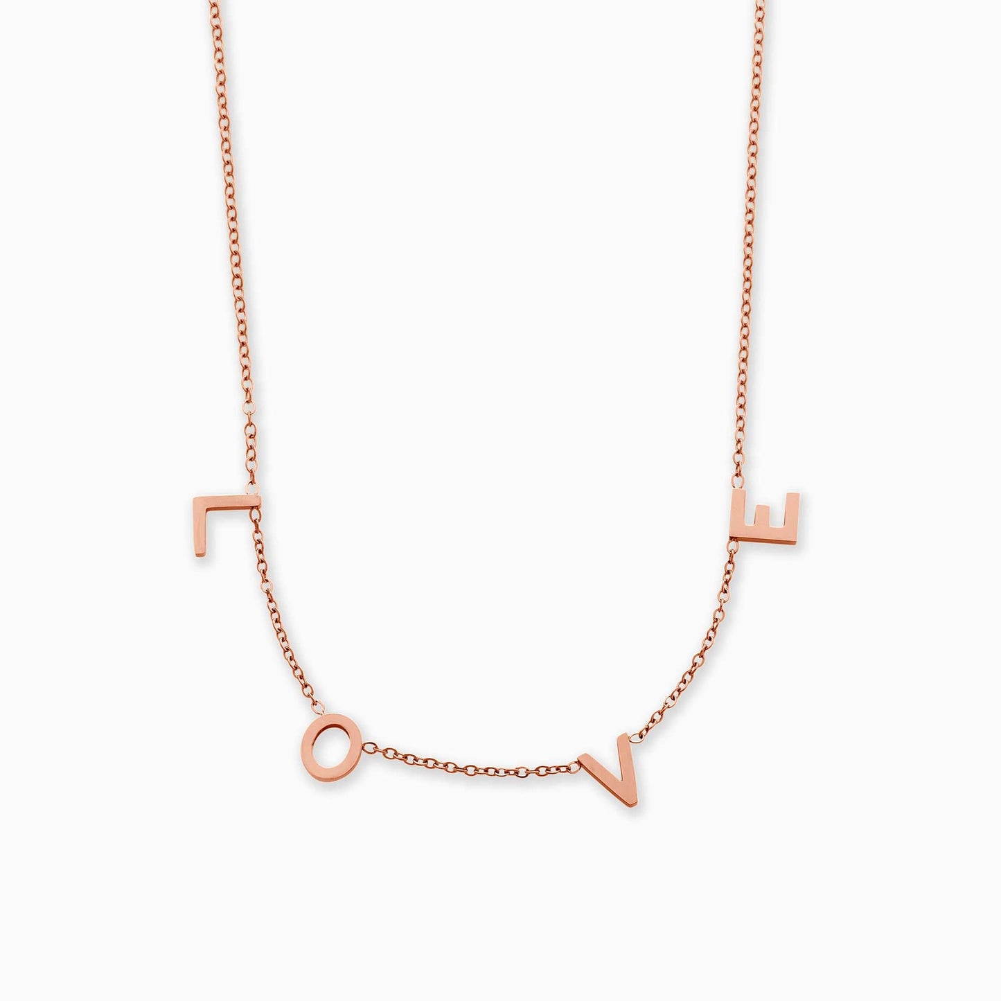 Le collier lettre LOVE