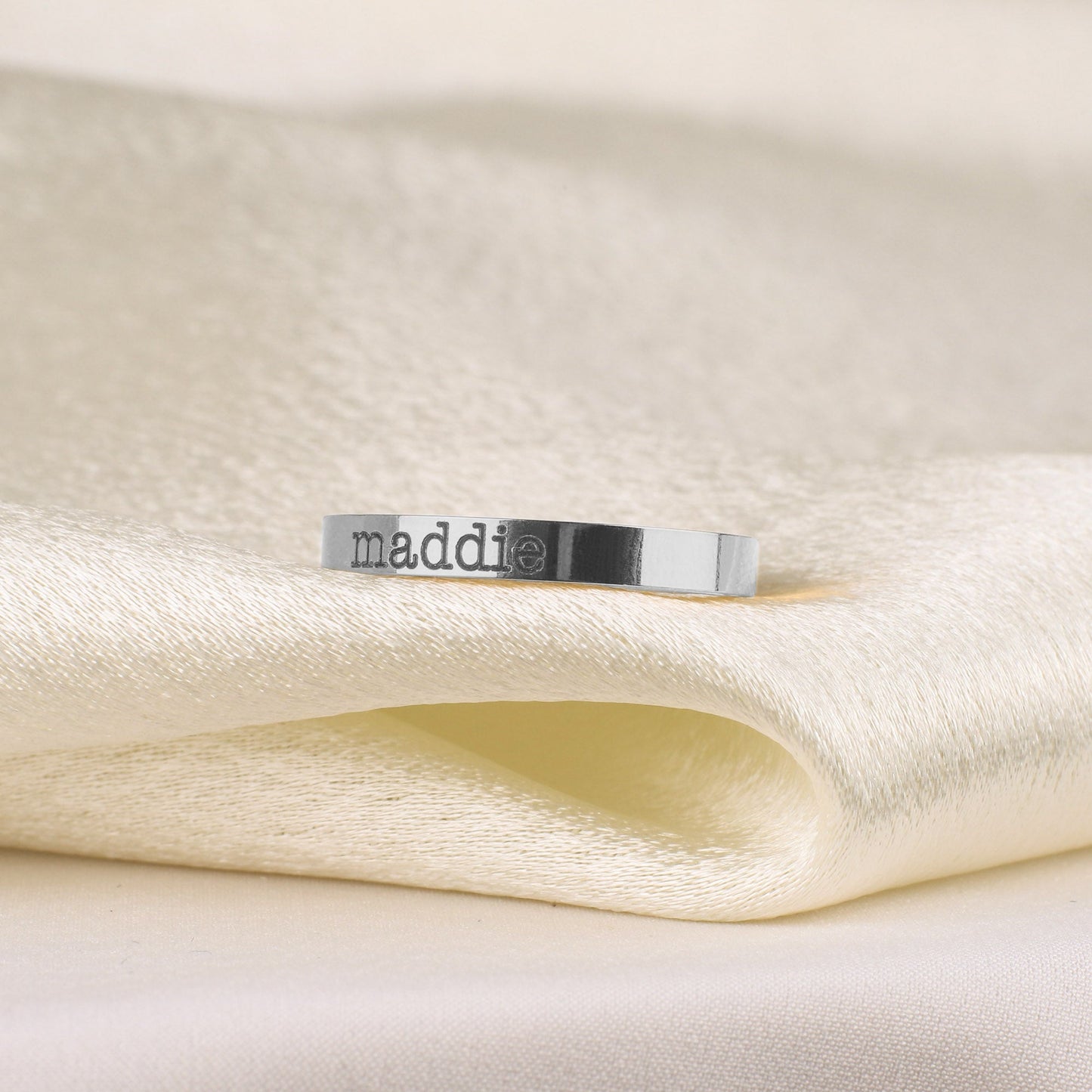 Stapelbarer Namensring mit Gravur | 3 mm Band