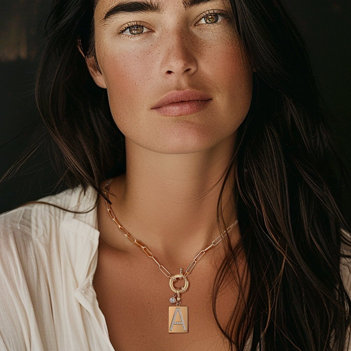 Halskette mit Pavé-Anhänger und Büroklammerkette