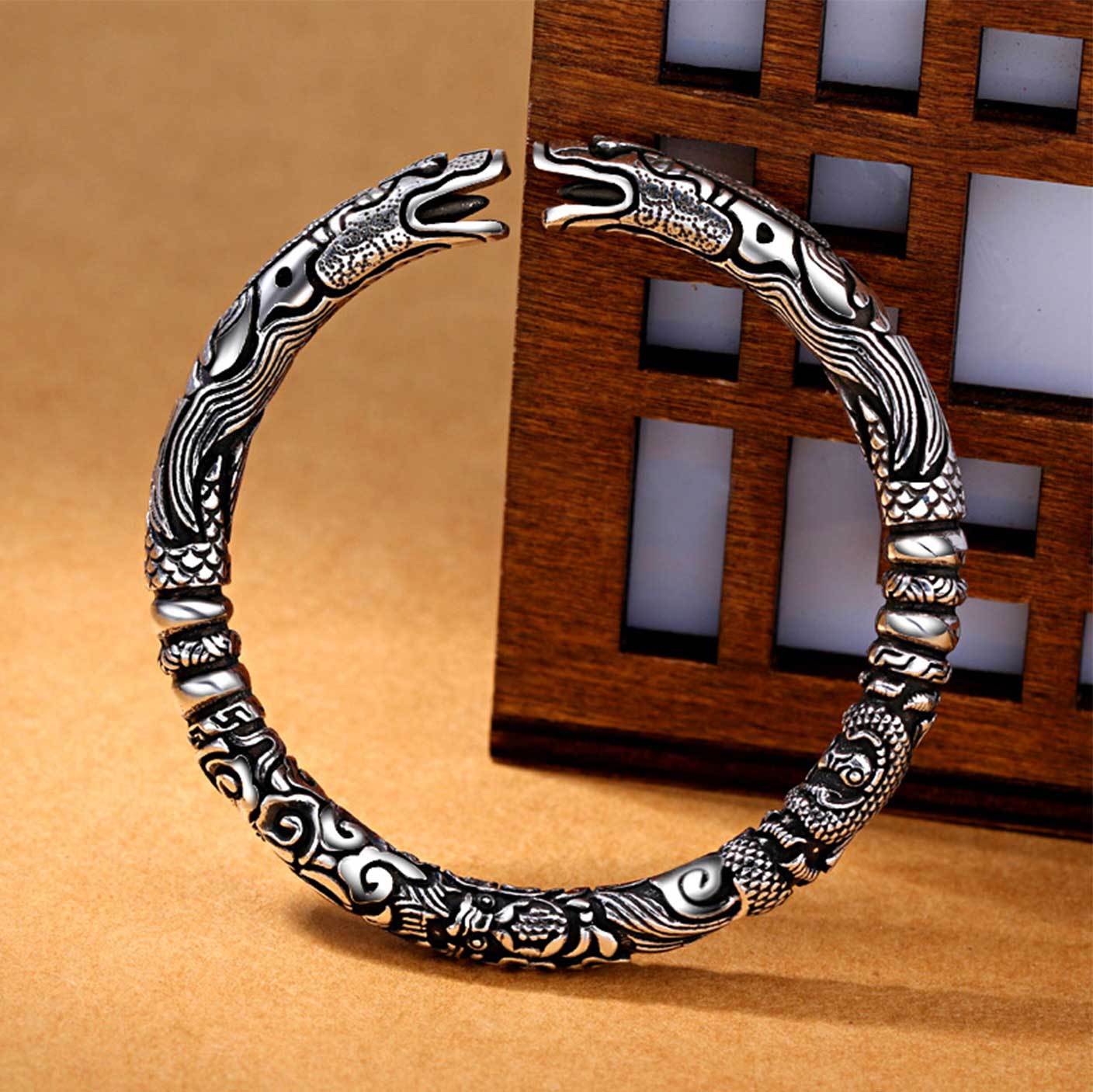 Bracelet manchette dragon en argent antique