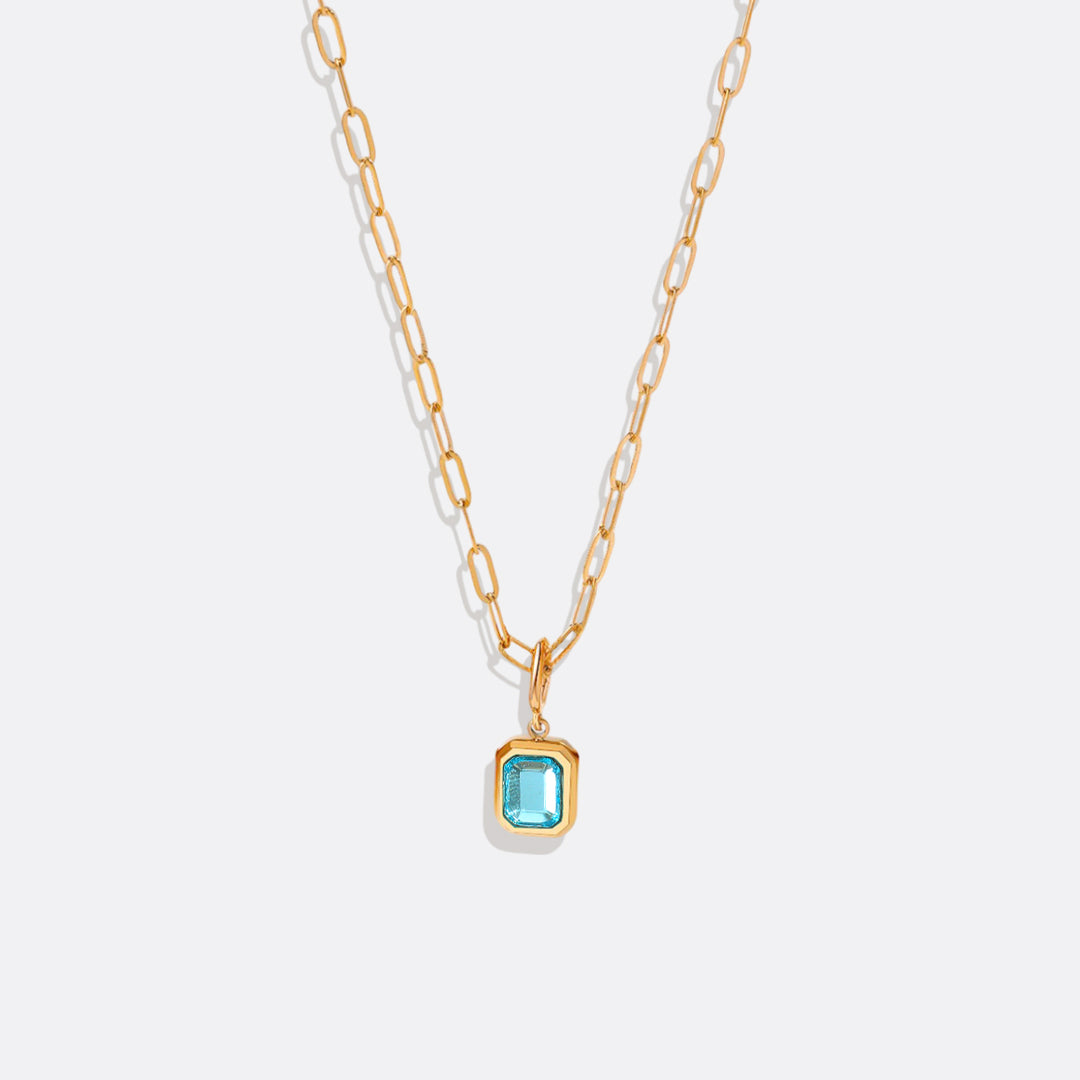Collier avec pierre de naissance baguette