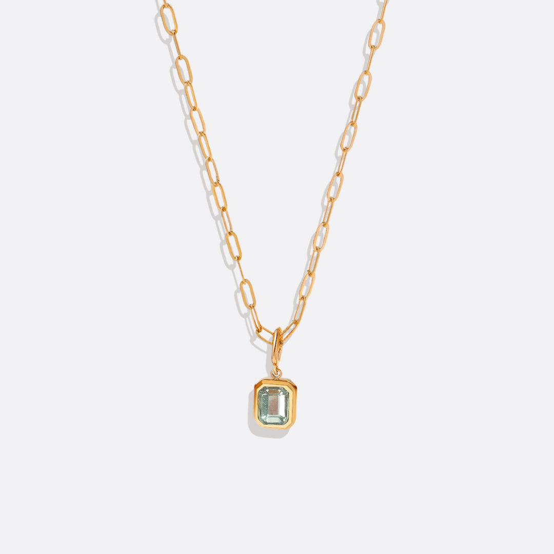Collier avec pierre de naissance baguette