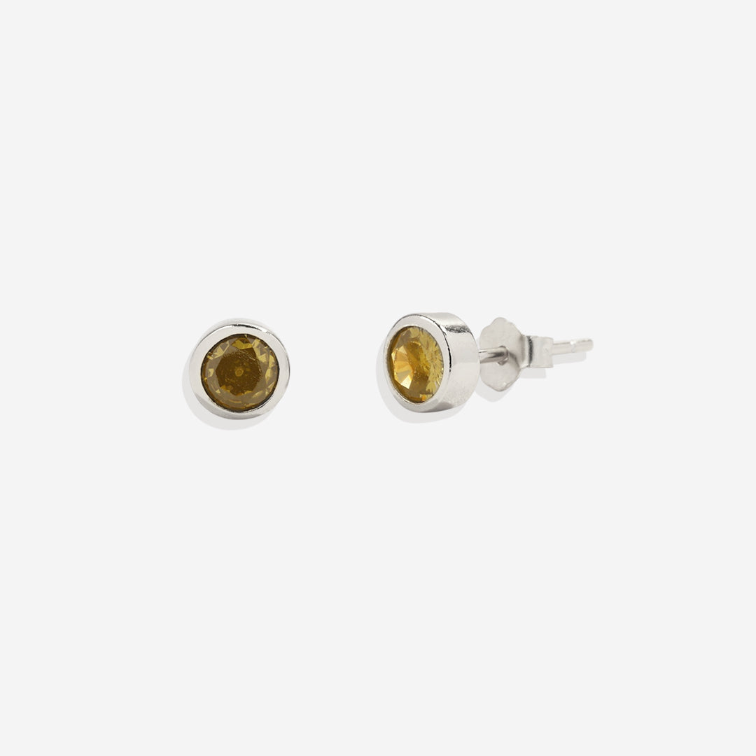 Clous d'oreilles avec pierre de naissance