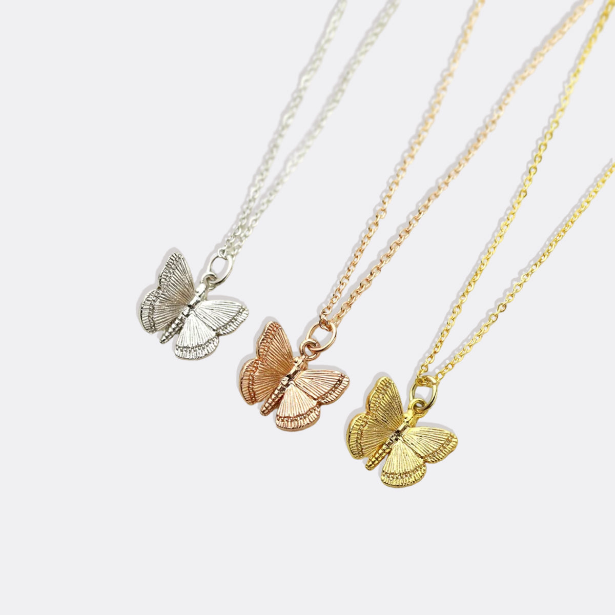 Collier pendentif papillon