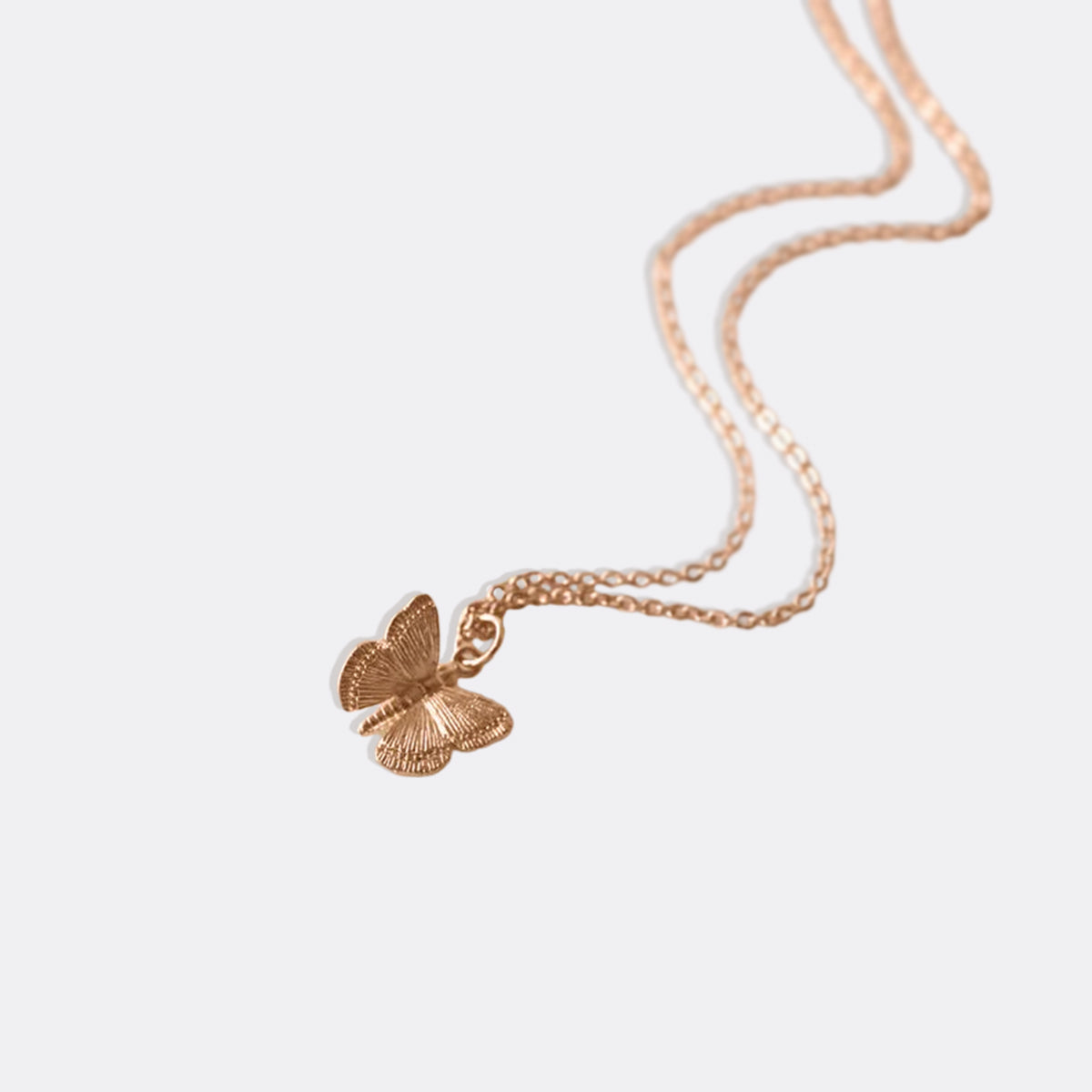 Collier pendentif papillon