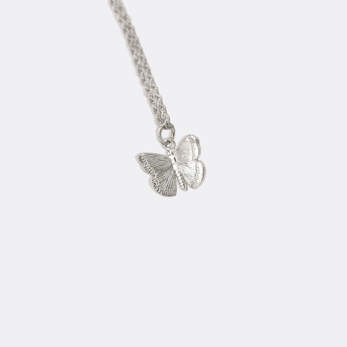 Collier pendentif papillon