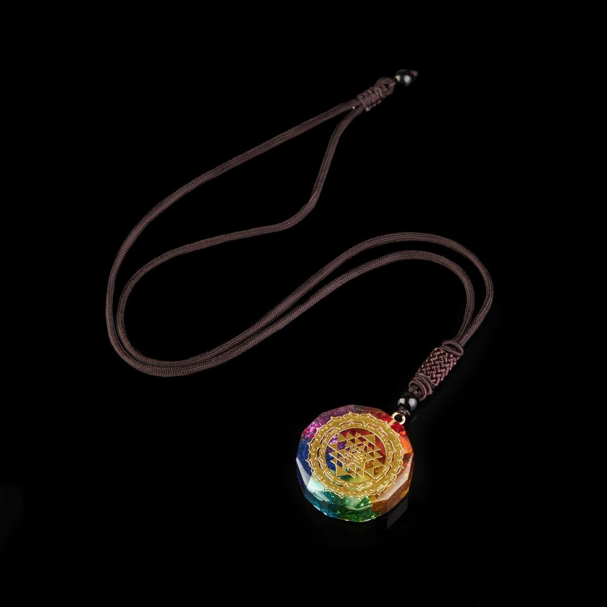 Collier Chakra Orgonite - Équilibre l'énergie orgone et protection contre les champs électromagnétiques