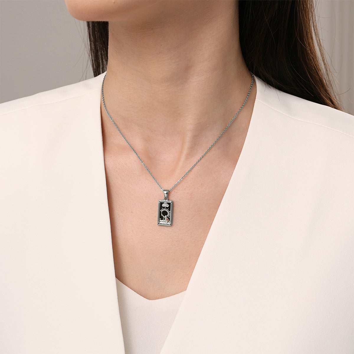 Le collier de tarot du soleil