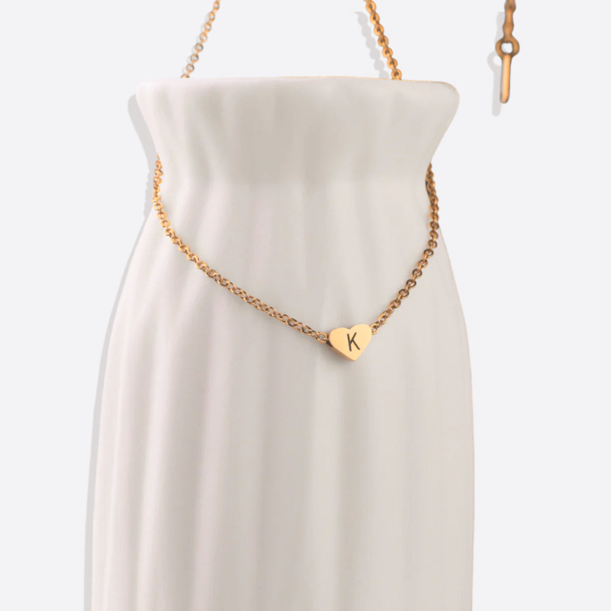 Collier initial en forme de cœur délicat
