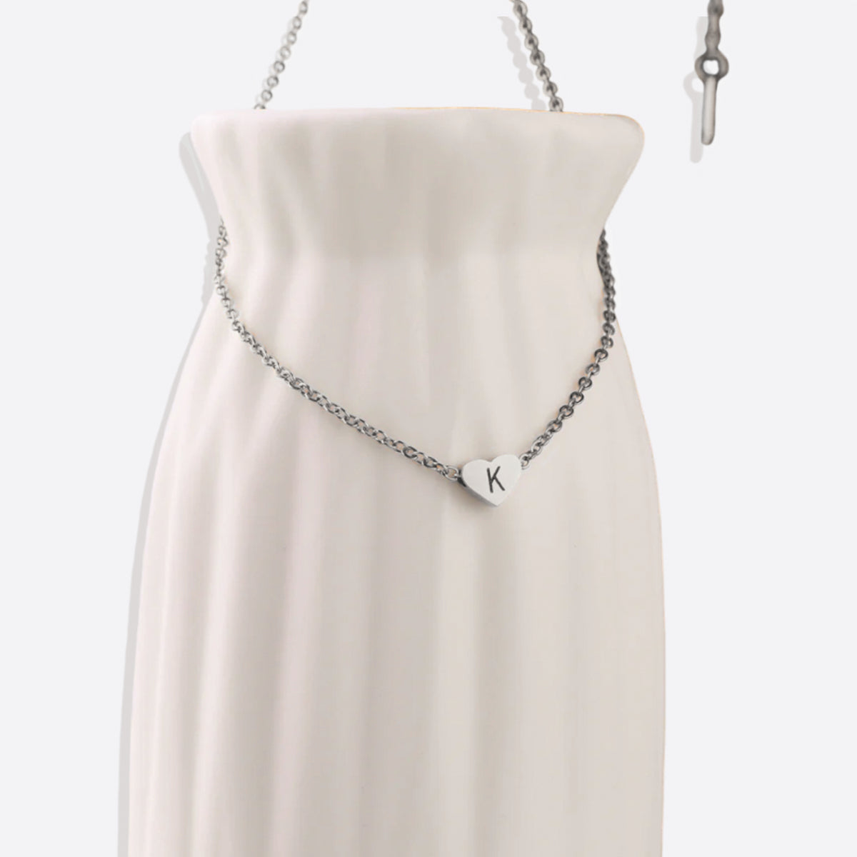 Collier initial en forme de cœur délicat