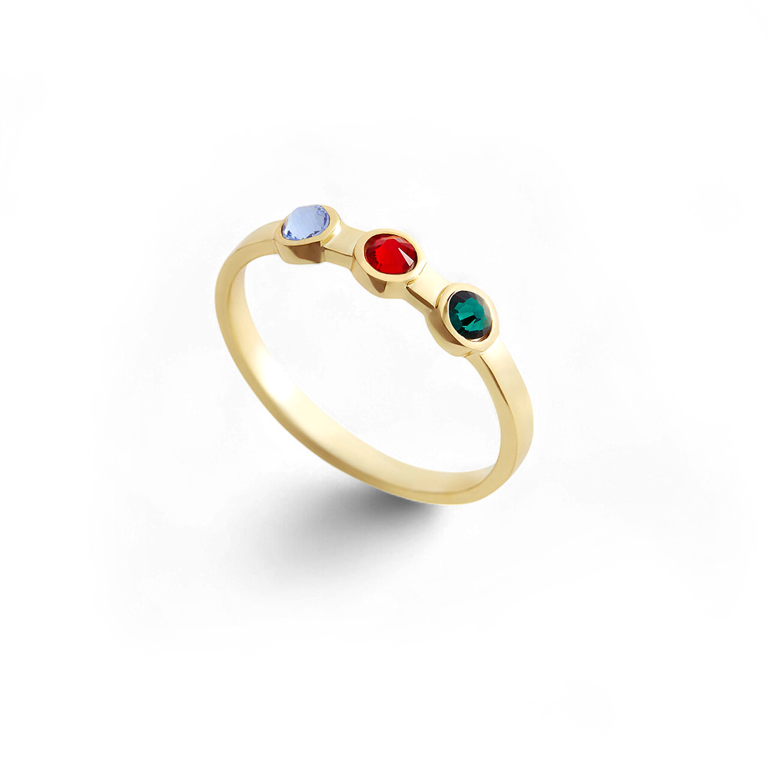 Bague délicate avec 3 pierres de naissance