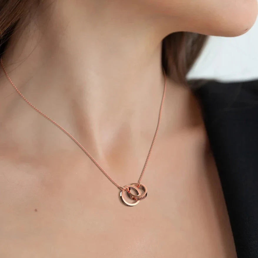 Collier avec anneau à double nom
