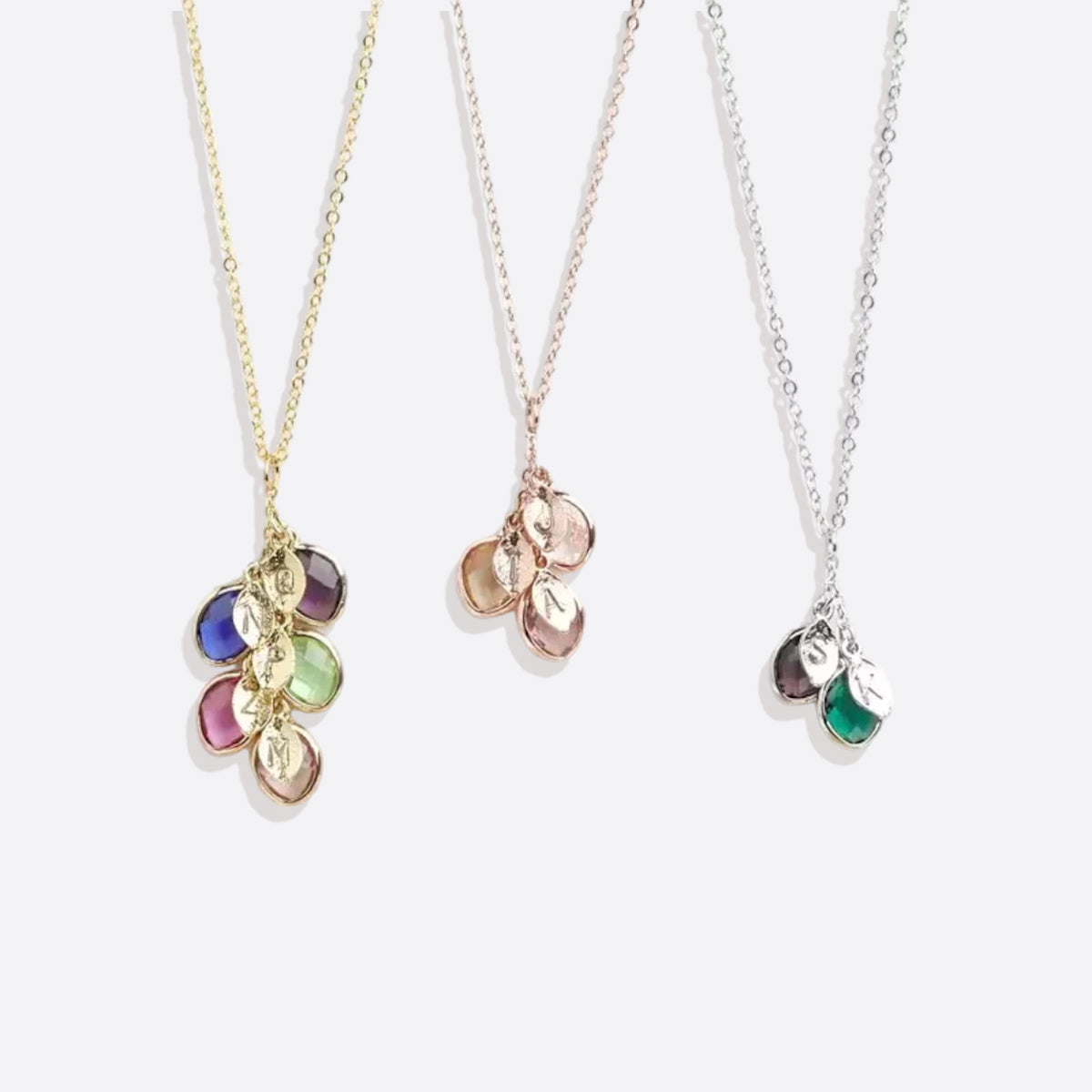 Collier avec pierres de naissance familiales