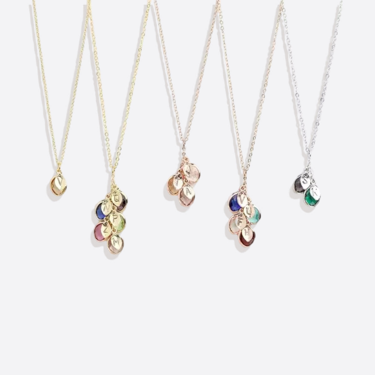 Collier avec pierres de naissance familiales