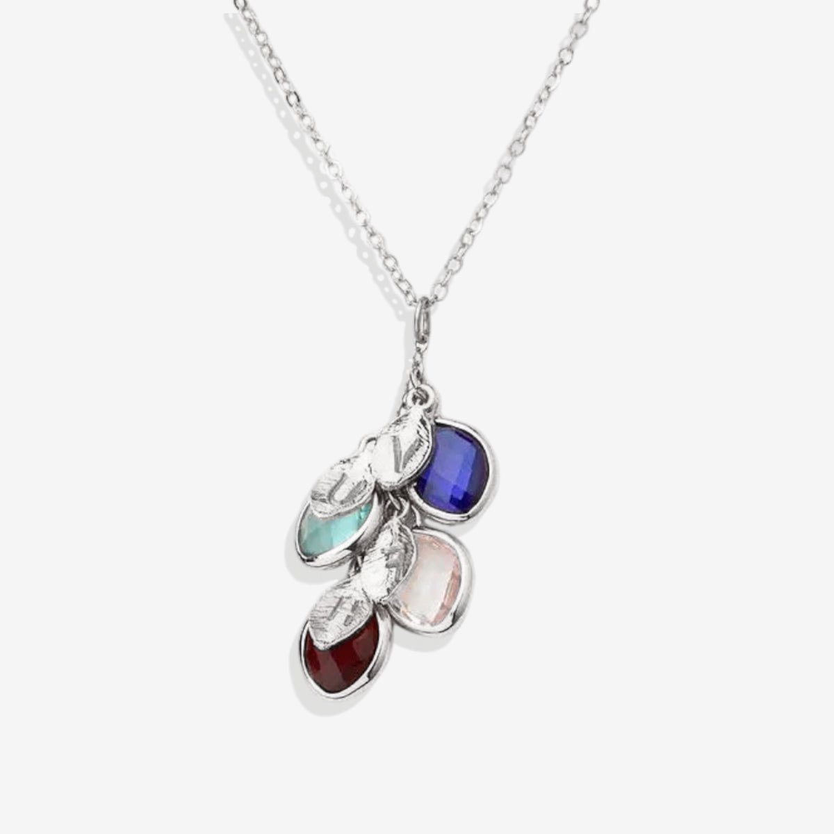 Collier avec pierres de naissance familiales